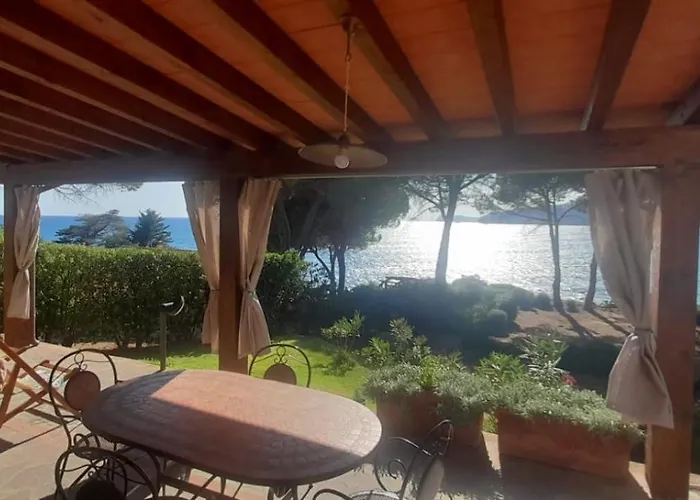 Casa de Férias Incantevole Villino Sul Mare Con Accesso Diretto Spiaggia, Posto Auto E Aria Condizionata! Capoliveri (Isola d'Elba)