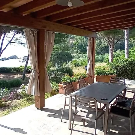 Incantevole Villino Sul Mare Con Accesso Diretto Spiaggia, Posto Auto E Aria Condizionata! 別荘 カポリーヴェリ