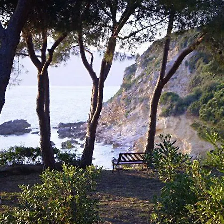 Incantevole Villino Sul Mare Con Accesso Diretto Spiaggia, Posto Auto E Aria Condizionata! Сasa de vacaciones *