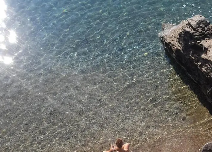 Incantevole Villino Sul Mare Con Accesso Diretto Spiaggia, Posto Auto E Aria Condizionata! Nyaraló *